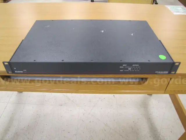 4 &#x26; 8 output DTP distribution amplifier