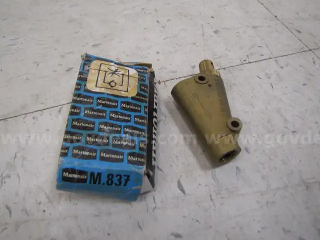 Unidirectional heavy duty control valve