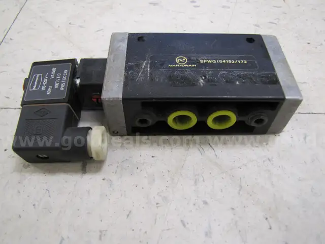 Pneumatic pilot valve with solenoid valve
