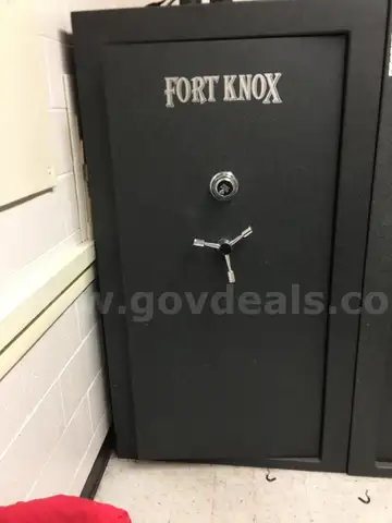 Three shelf Fort Knox Maverick 6637 Safe &#x2013; Fire-Resistant