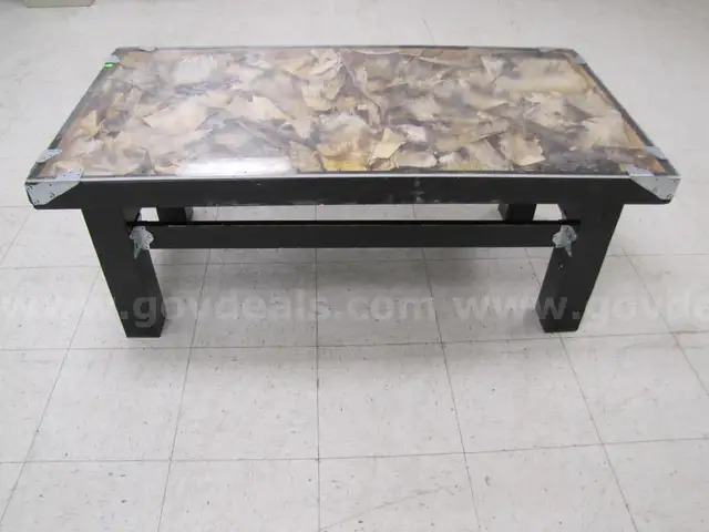 Decorative coffee table
