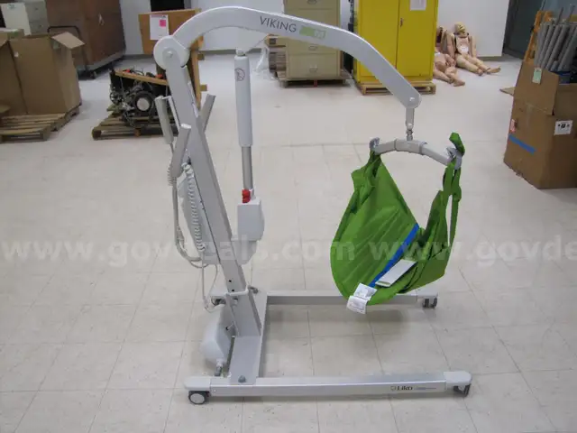 Viking M mobile patient lift