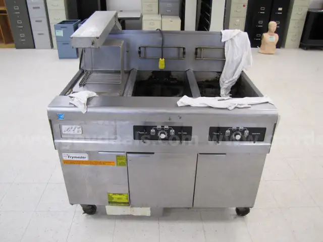 Two-Bank Commercial Fryer with Built-In Lighted Warmer