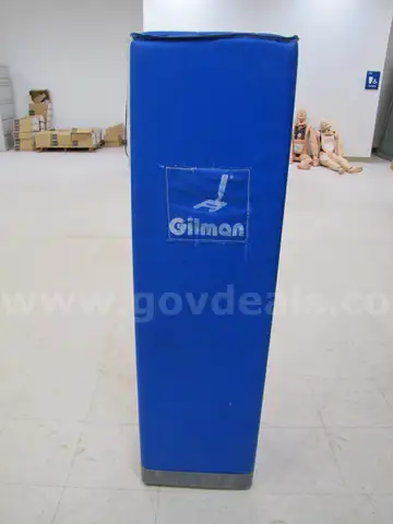 Stand up protective pad