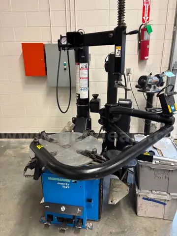 Hofmann Monty 1625 Tire Changer