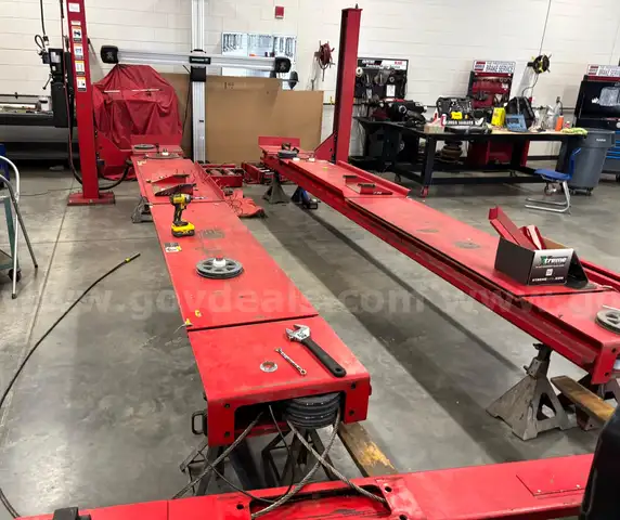 Drive-On Automotive Alignment / Frame Rack