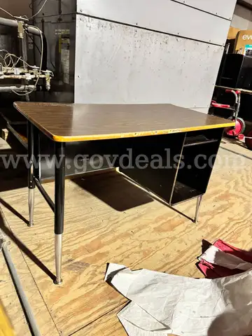 ELEMENTARY KIDS DESK