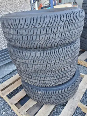 A Set of Four Michelin LTX A/T2 Tires