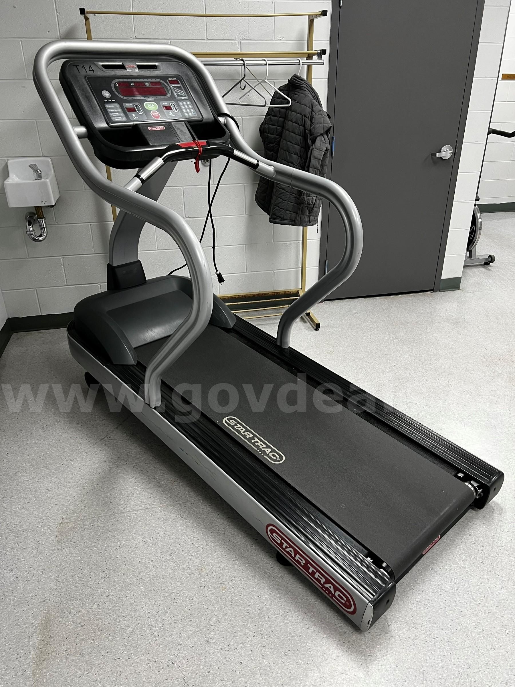 Star trac 1200 online treadmill