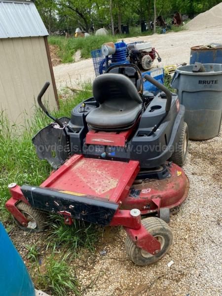 Brute riding lawn online mower