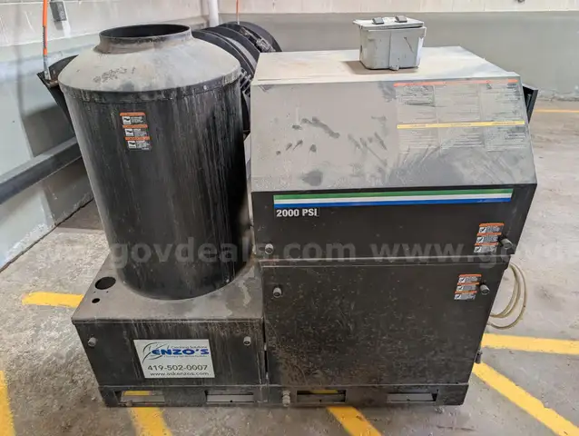Pressure Washer 2000 PSI