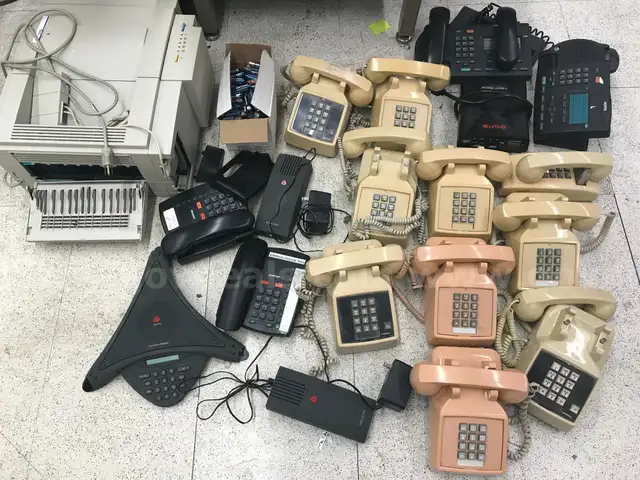 (5) ITT Analog telephone, (3) COMDial Analogue telephones, (2) Cortelco Analogue telephone, (2) Polycom 500D/550 D VOI)