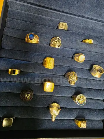 Lot of 15 Men&#x27;s rings