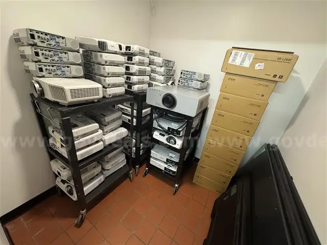 Lot of Projectors and TV&#x27;s