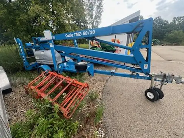 2001 Genie Boom Lift