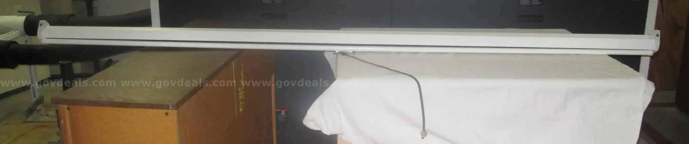 Ceiling Projector Screen