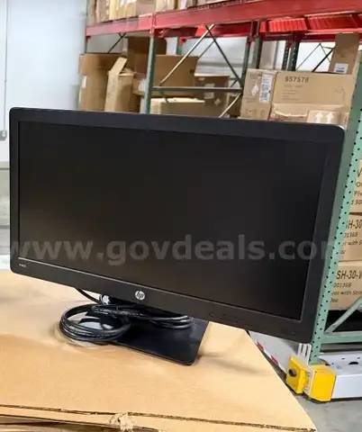 (1) Computer Monitor