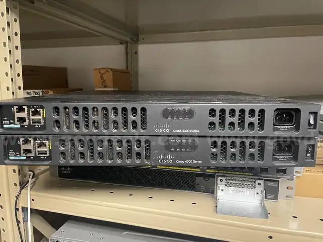 2x Cisco ISR 4331