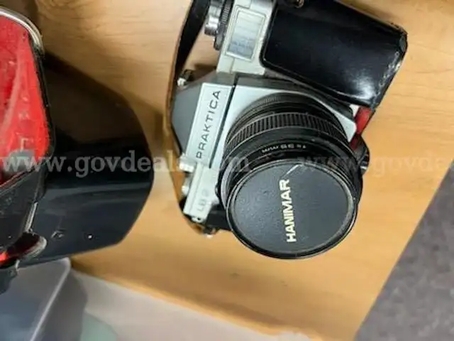 Vintage Hanimar Praktica 35mm Camera,  Reading Lens