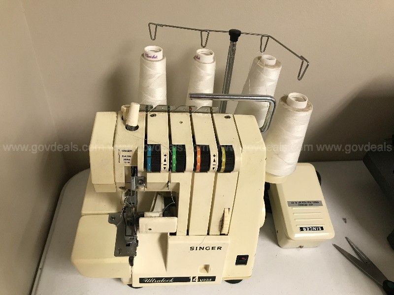 Singer Serger Ultralock 14 U 34 B | AllSurplus